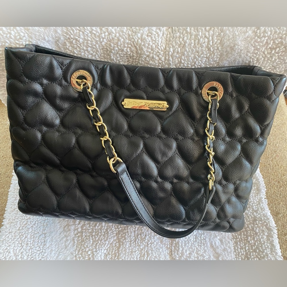 New without tags - Betsey Johnson Black Quilted Heart Purse